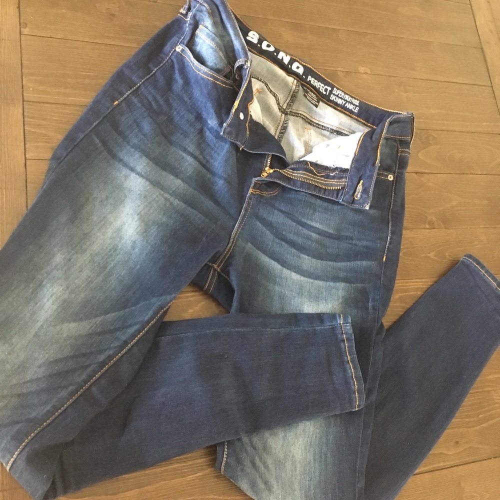 Skinny jeans